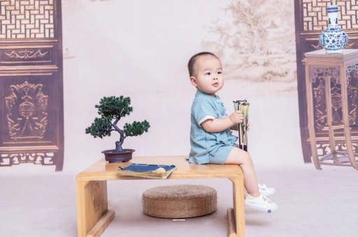 商洛宝宝眼睛肿是什么原因