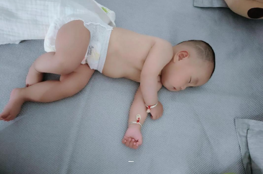 商洛宝宝总是摇头怎么回事